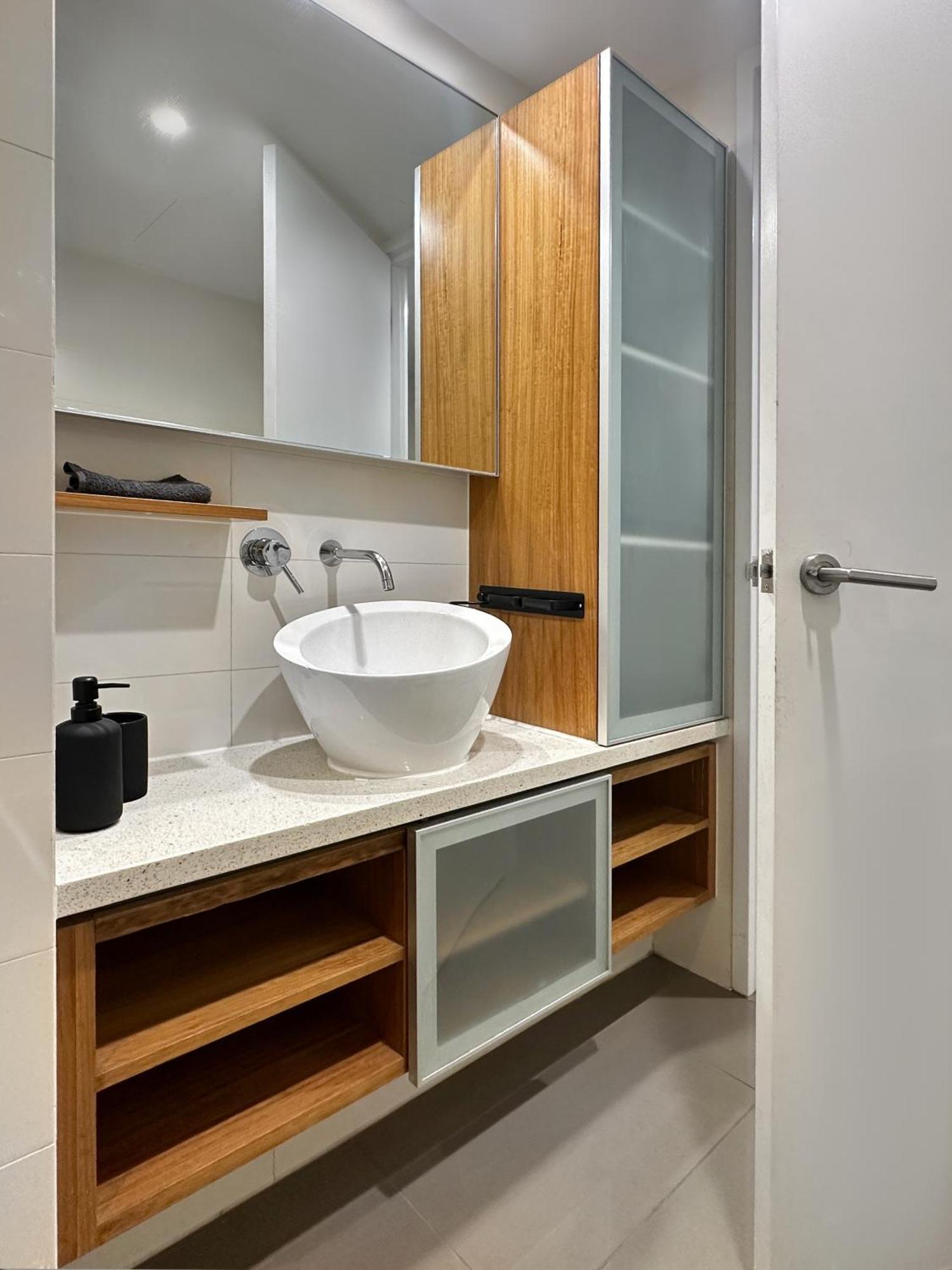 Sky View Apartment Cbd Skyline 2Br Apartment Balcony Spa Access Sleeps 6 Adelaide Esterno foto